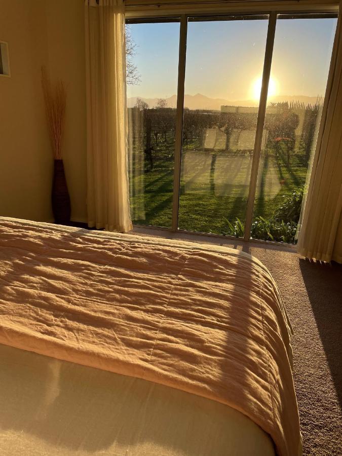 Walnut Block Cottages ブレナム エクステリア 写真