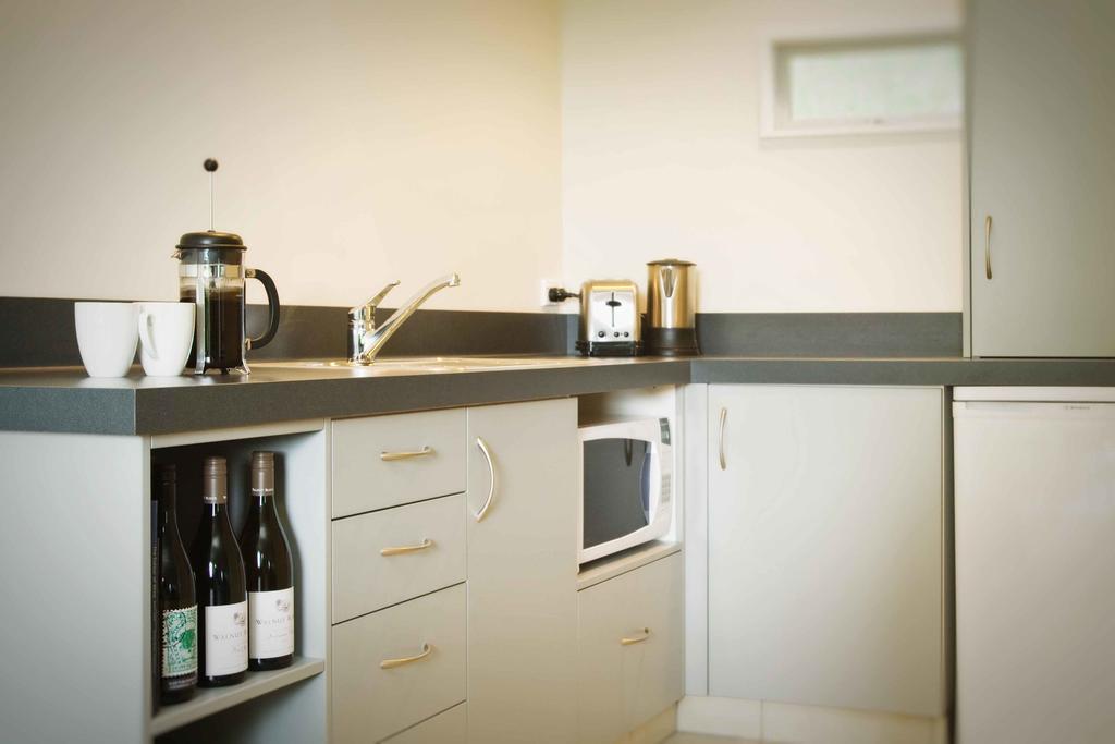 Walnut Block Cottages ブレナム エクステリア 写真